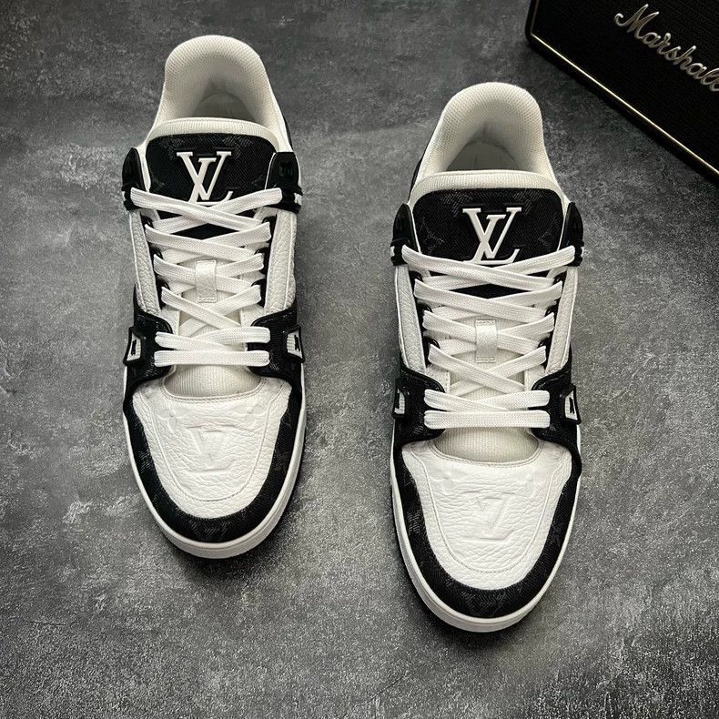 Louis Vuitton Louis Vuitton LOUIS VUITTON LV TRAINER Sneakers Black and Size US 8 / EU 41 - 4 Thumbnail