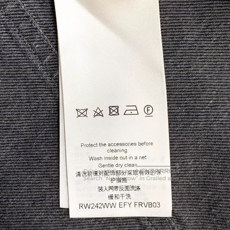 Louis Vuitton Louis Vuitton 24 dark blue logo embroidered cotton crew ne Size XS / US 0-2 / IT 36-38 - 7 Thumbnail
