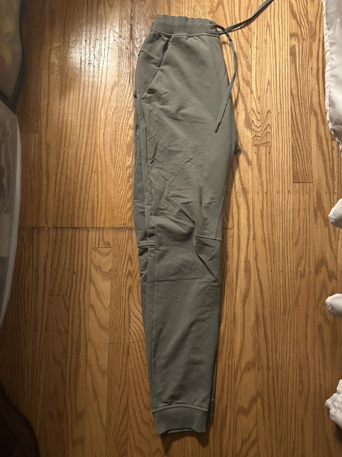 Lululemon Lululemon Men’s City Sweat Joggers in Green Sage Size US 34 / EU 50 - 2 Thumbnail