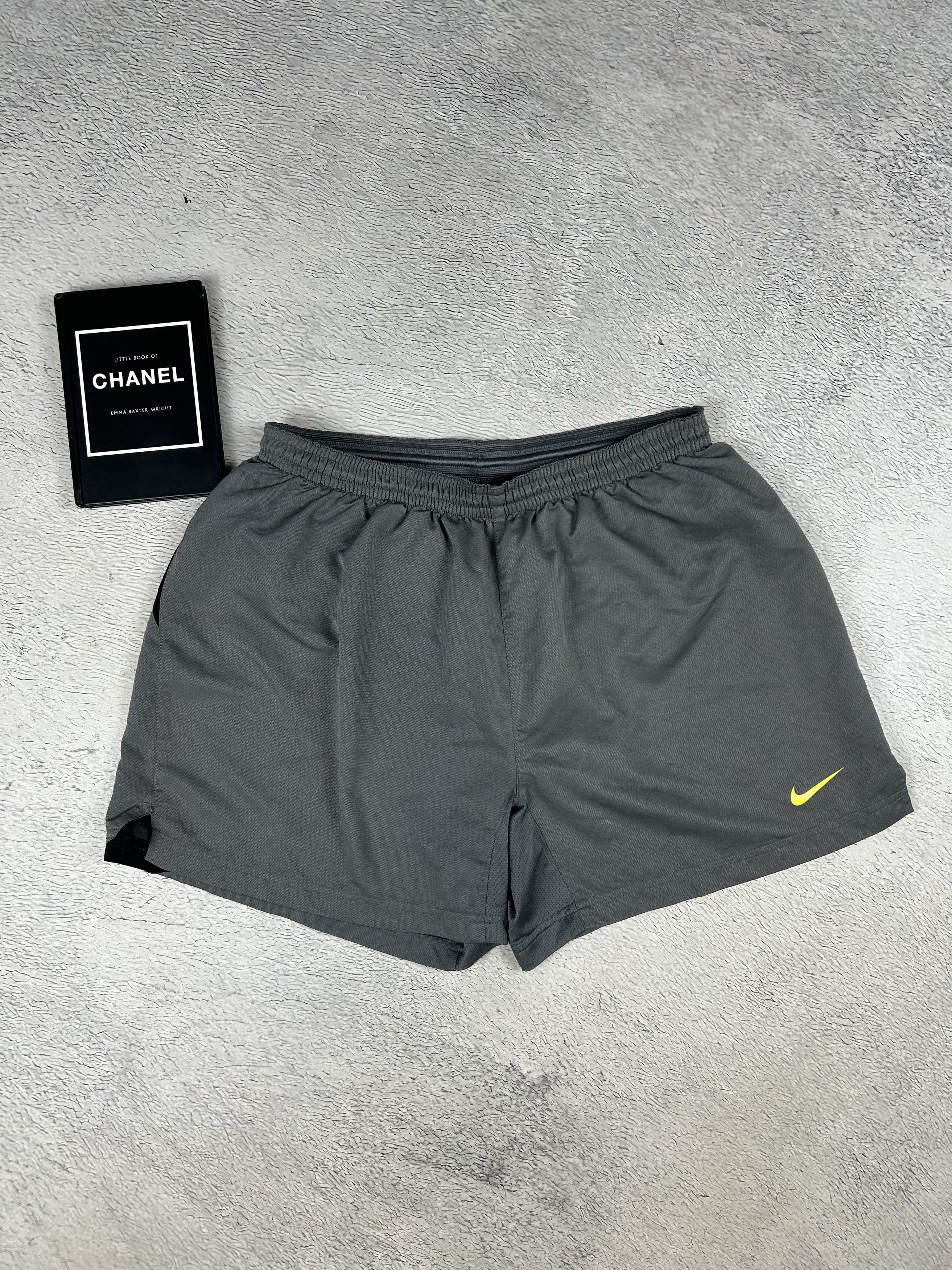 Nike × Nike ACG × Vintage Vintage Nike Nylon shorts Parachute Streetwear Drill Size US 36 / EU 52 - 6 Thumbnail