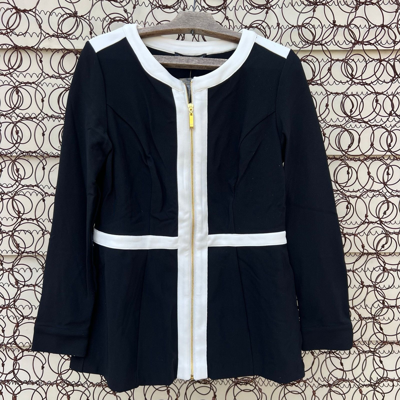 Boston Proper Boston Proper Beyond Travel Color Block Black White Jacket S Size S / US 4 / IT 40 - 1 Thumbnail