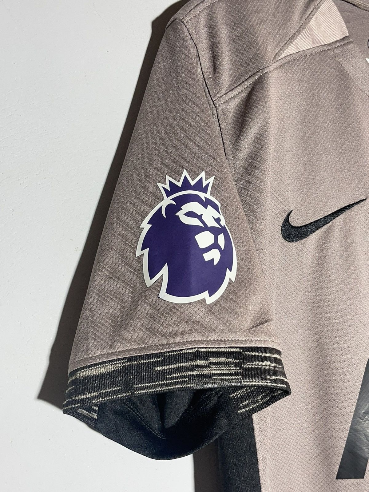 Nike Tottenham Hotspur Nike 2023/24 Third Y2k Football Shirt Size US L / EU 52-54 / 3 - 3 Thumbnail