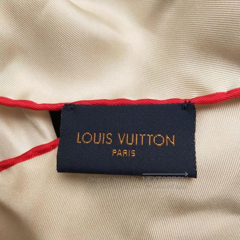 Louis Vuitton Louis Vuitton Cashmere V-Neck Knitwear in Navy. Size US XS / EU 42 / 0 - 3 Thumbnail