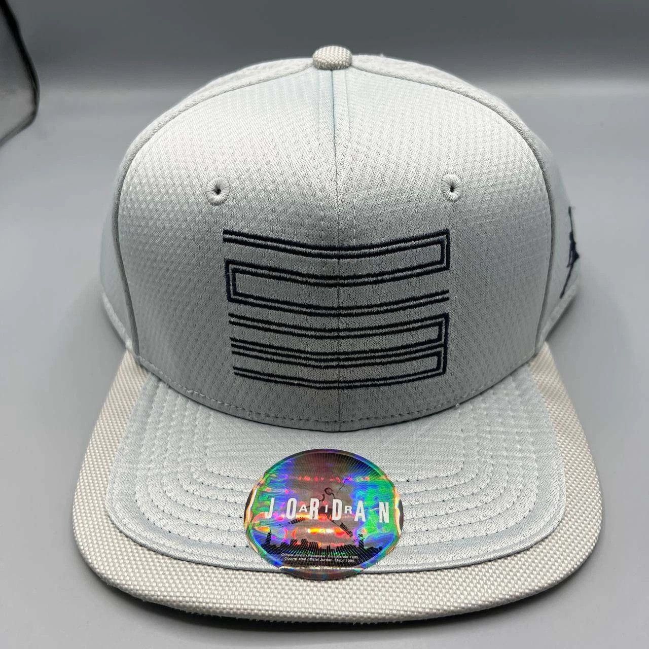 Jordan Brand Air Jordan 11 Hat Men Gray Embroidered Logo Snap Back Cap Size ONE SIZE - 1 Thumbnail