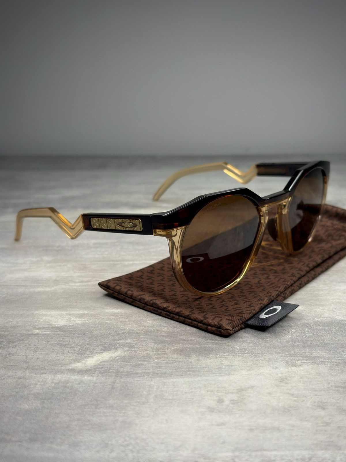 Oakley Oakley HSTN M x Kylian Mbappé Dark Amber/Light Curry Size ONE SIZE - 1 Thumbnail