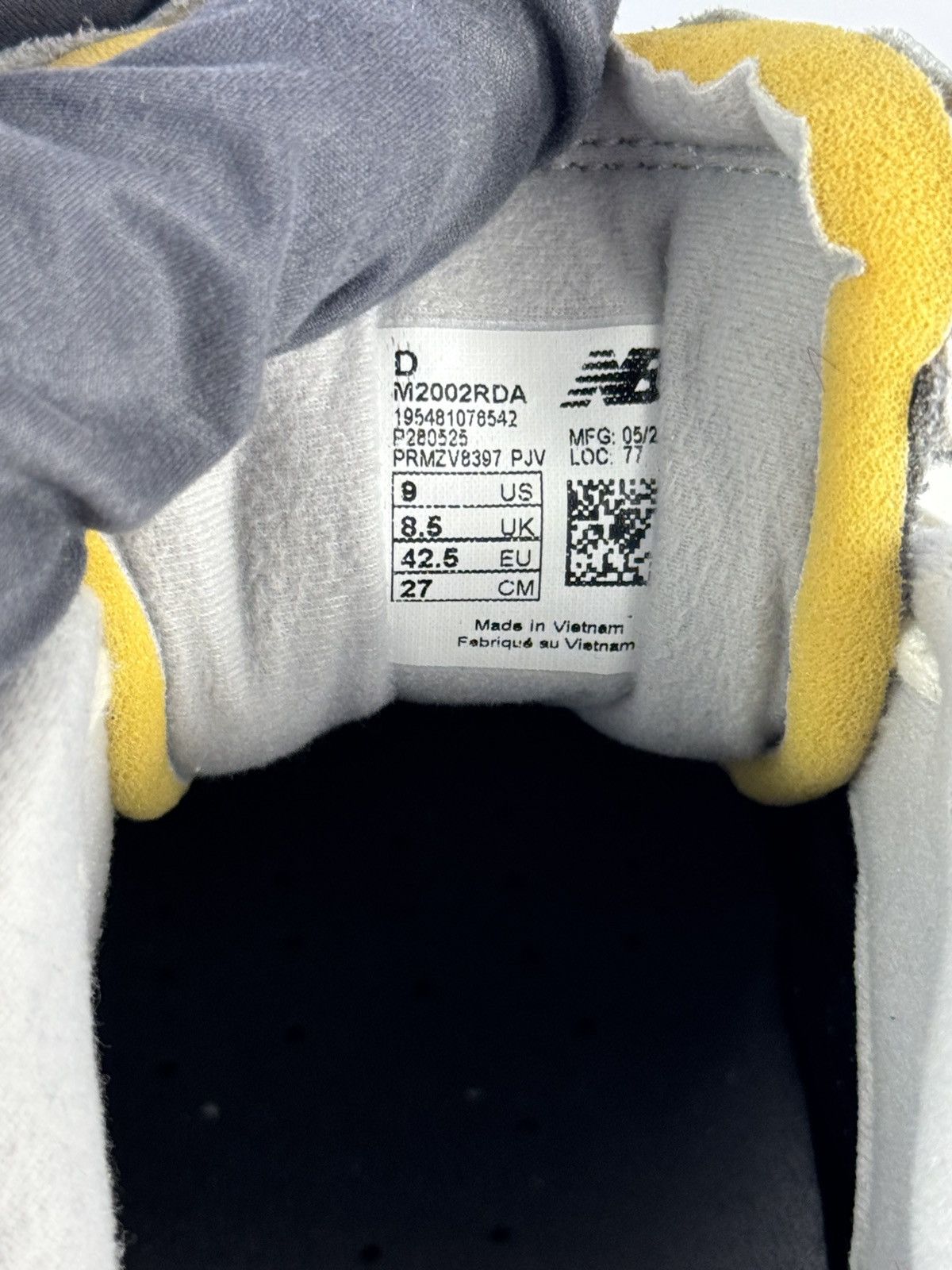 New Balance NEW BALANCE 2002R SNEAKERS Size US 9 / EU 42 - 10 Thumbnail