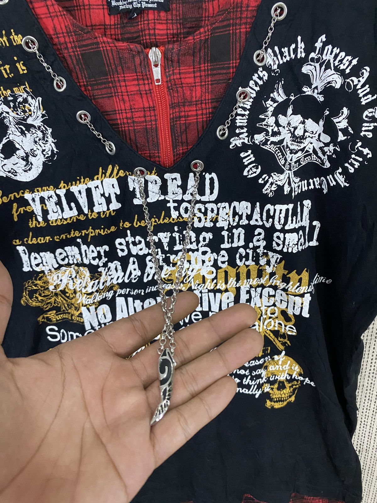 If Six Was Nine Beaumere double tshirt skull design with necklace very rare Size US L / EU 52-54 / 3 - 6 Thumbnail