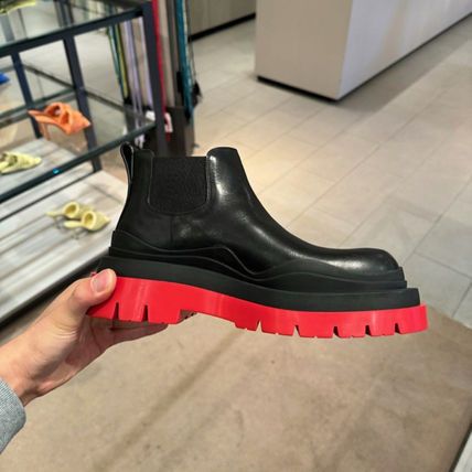 o1loc1c0324 630300 Tire Ankle Chelsea Boots in Black