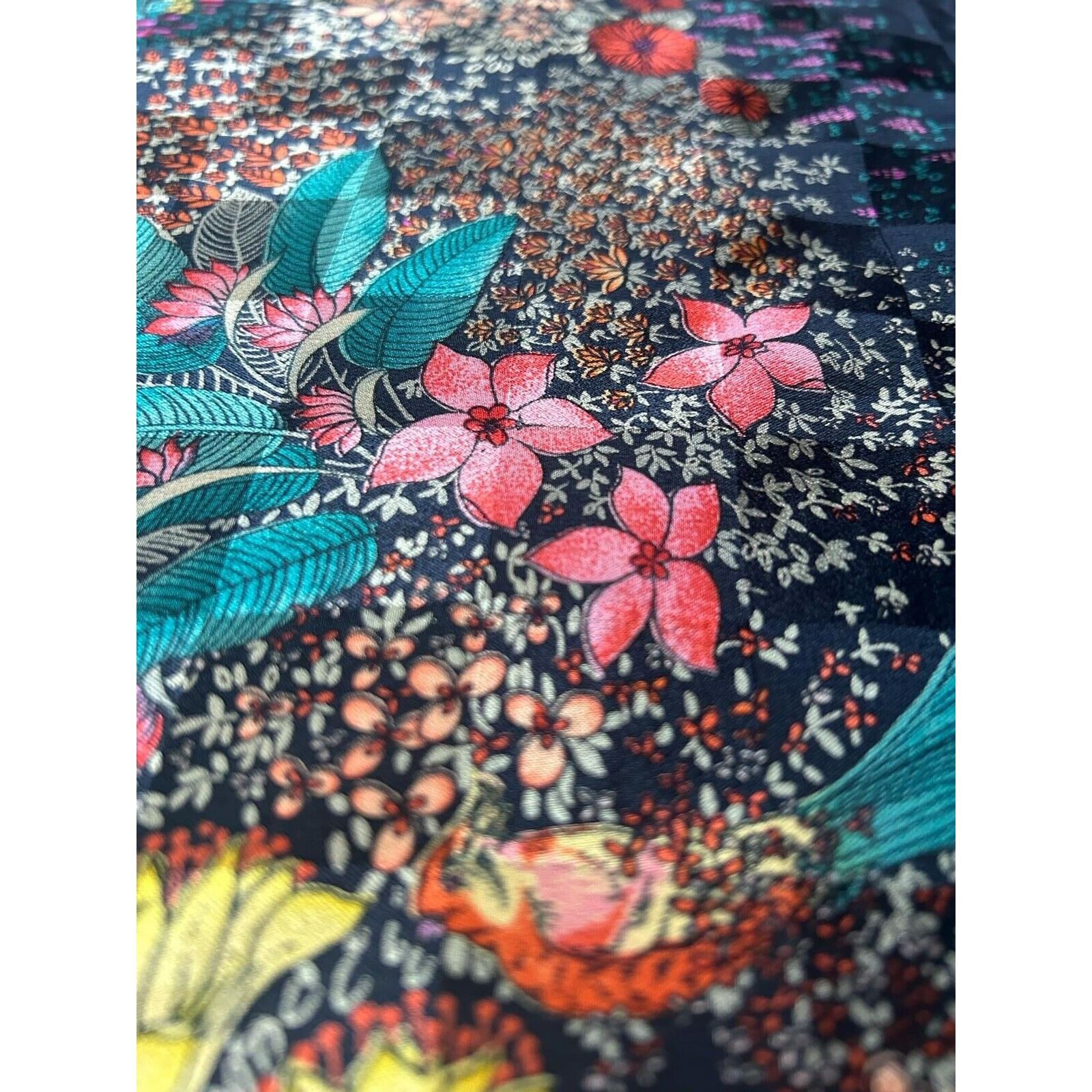 Other MANTERO Navy Blue Floral Silk Scarf 35" - 33.5´´ EX COND Size ONE SIZE - 7 Thumbnail