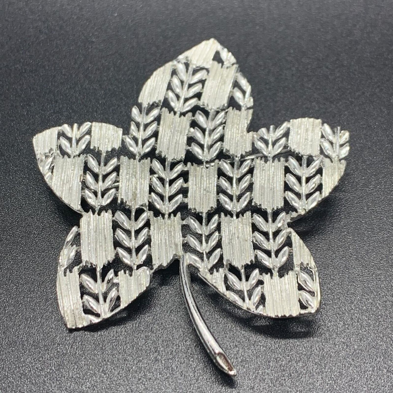 Other Lisner Vintage Silver Tone Textured Flower Leaf Brooch 2.5" Size ONE SIZE - 2 Thumbnail