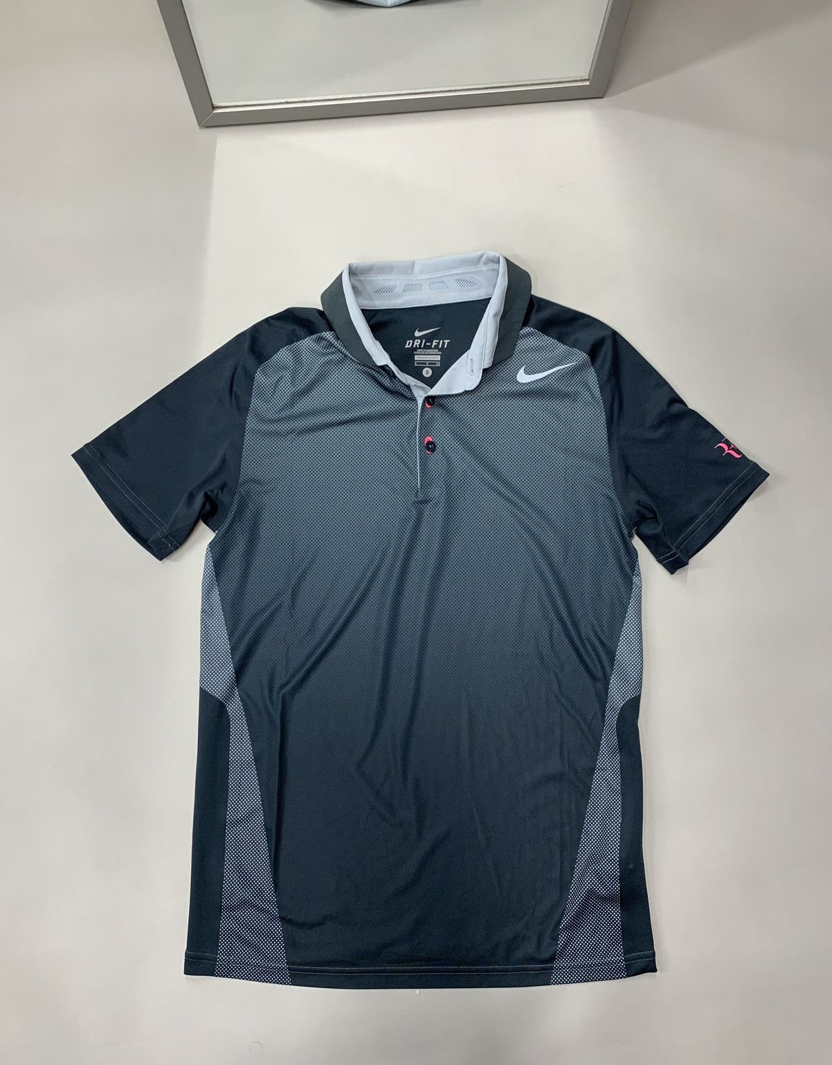 image of Rf Roger Federer Tennis 2013 Nike Dri-Fit Shirt in Grey, Men's (Size Small)