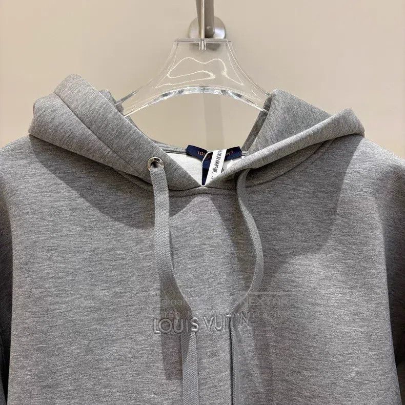 Louis Vuitton Louis Vuitton Embroidered logo hoodie Size US M / EU 48-50 / 2 - 3 Thumbnail