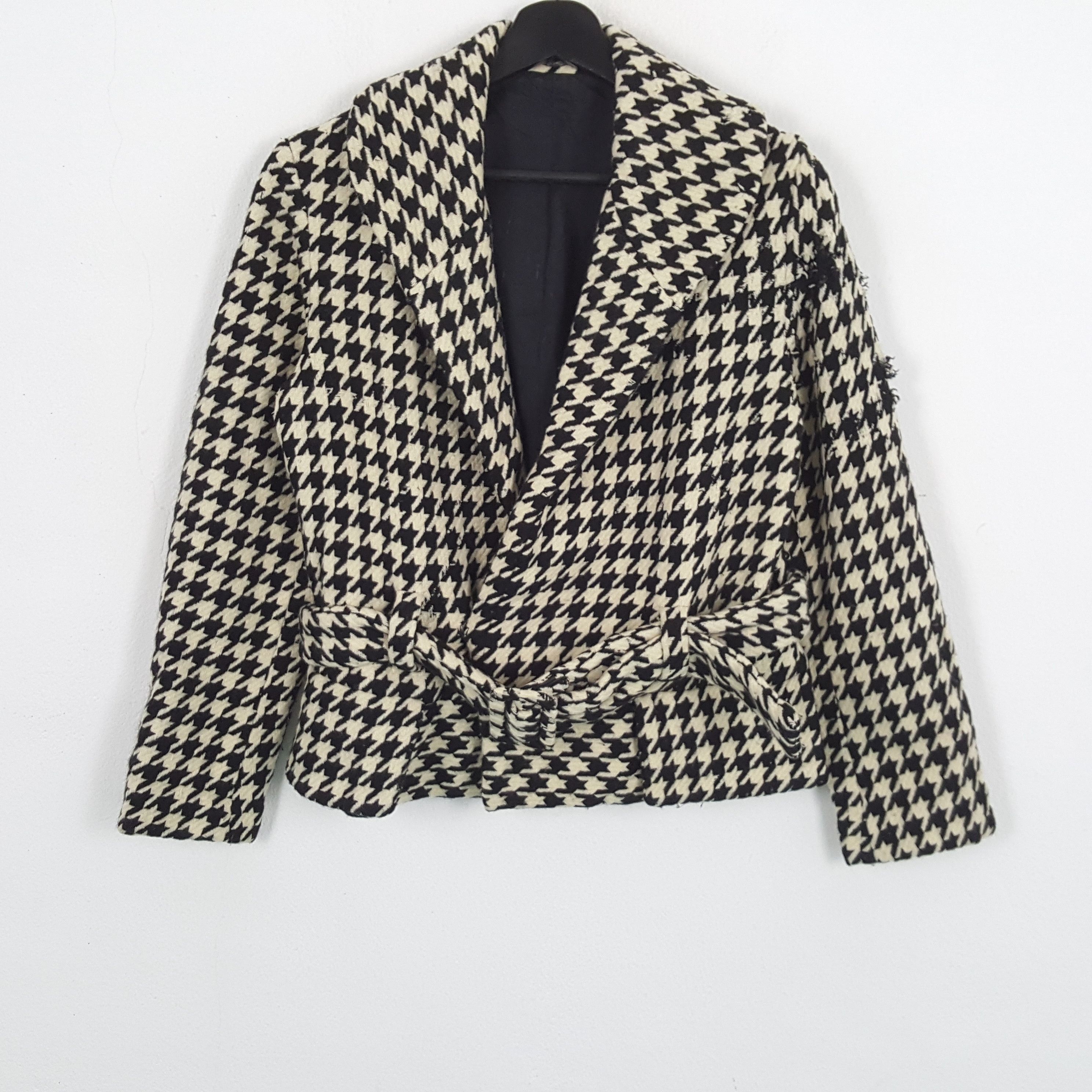 Japanese Brand × Vintage × Yohji Yamamoto YOHJI YAMAMOTO Blazer Japanese Designer Fashion Style Size S / US 4 / IT 40 - 1 Thumbnail
