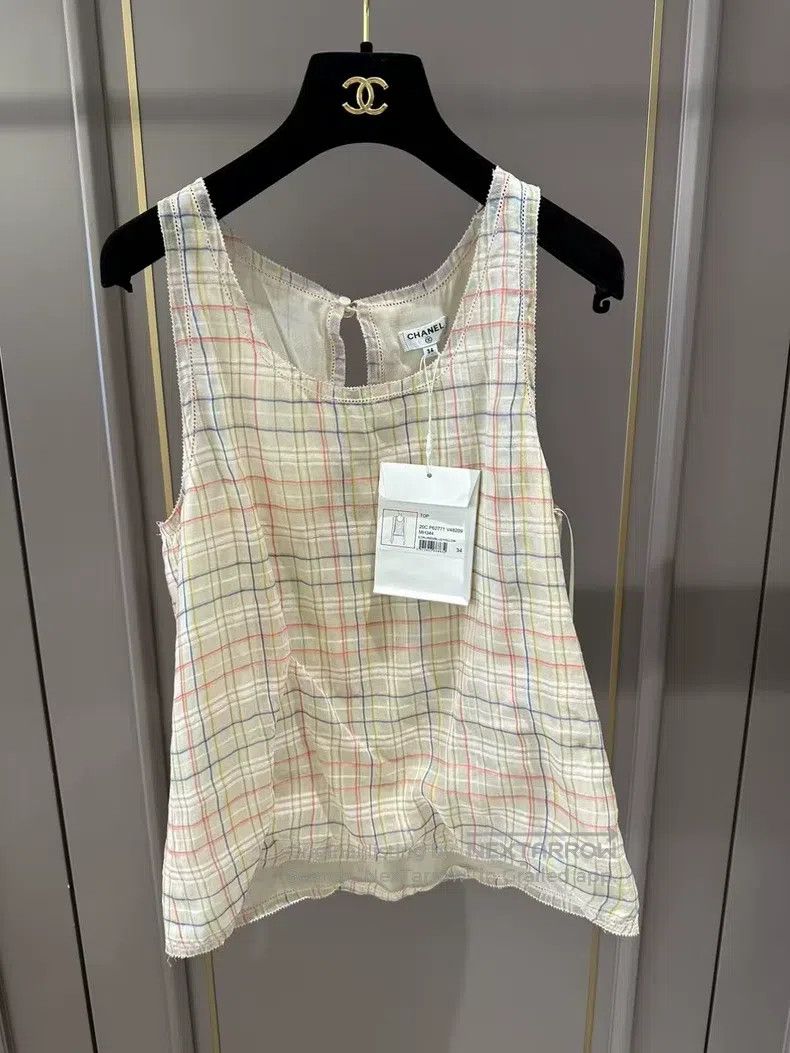 Chanel Chanel Mulberry silk plaid vest Size XXS / US 00 / IT 34 - 1 Thumbnail