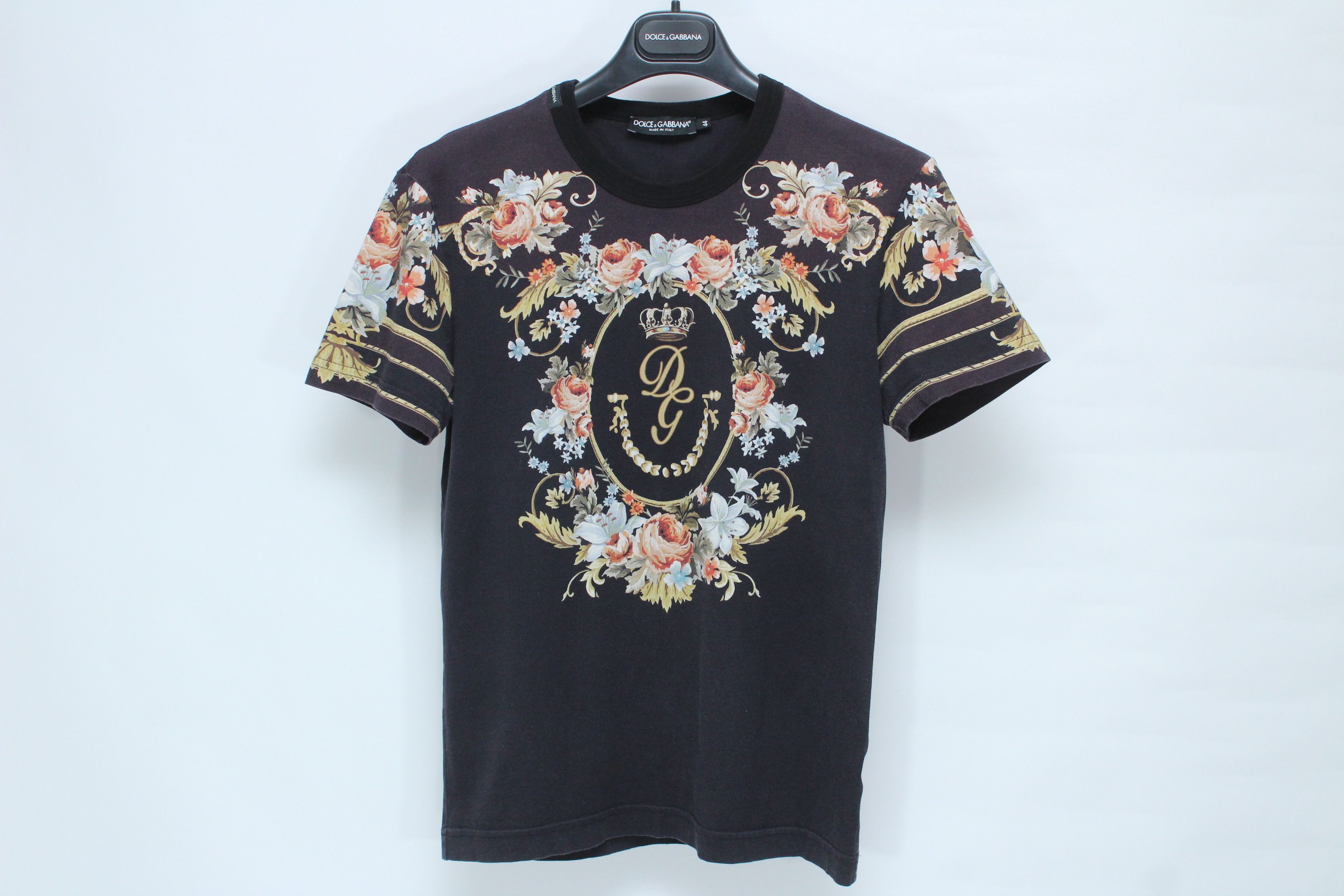 Dolce & Gabbana Dolce & Gabbana Baroque Floral Crown Logo Tee Black Size 44 Size US S / EU 44-46 / 1 - 4 Thumbnail