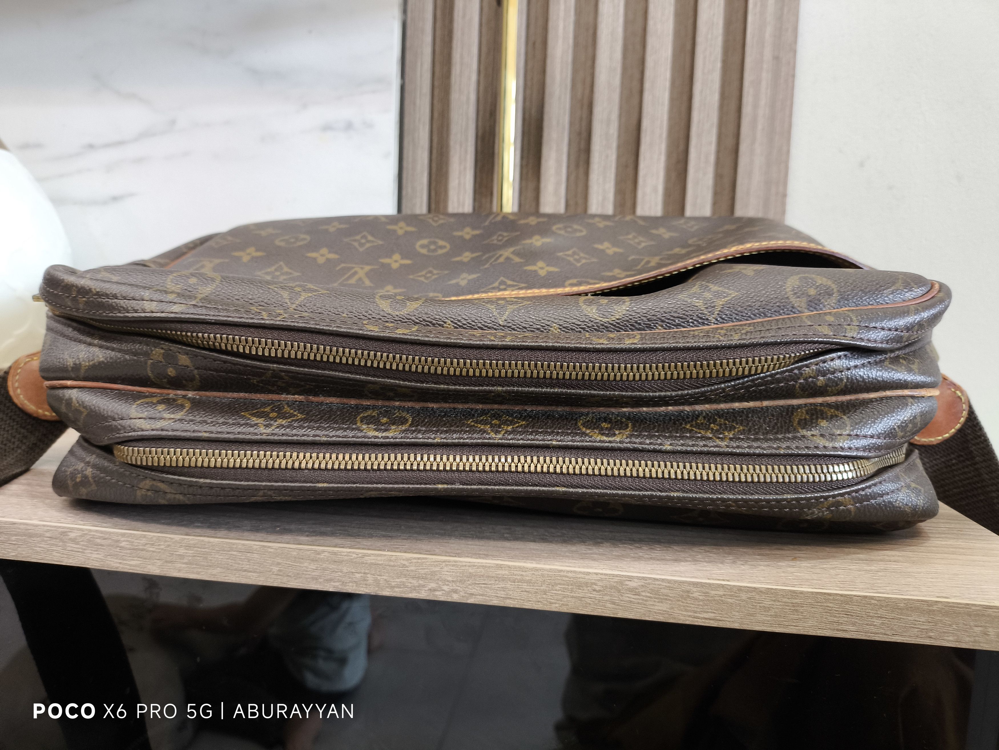 Louis Vuitton Louis Vuitton Monogram GM Reporter Messenger Bag Size ONE SIZE - 6 Thumbnail