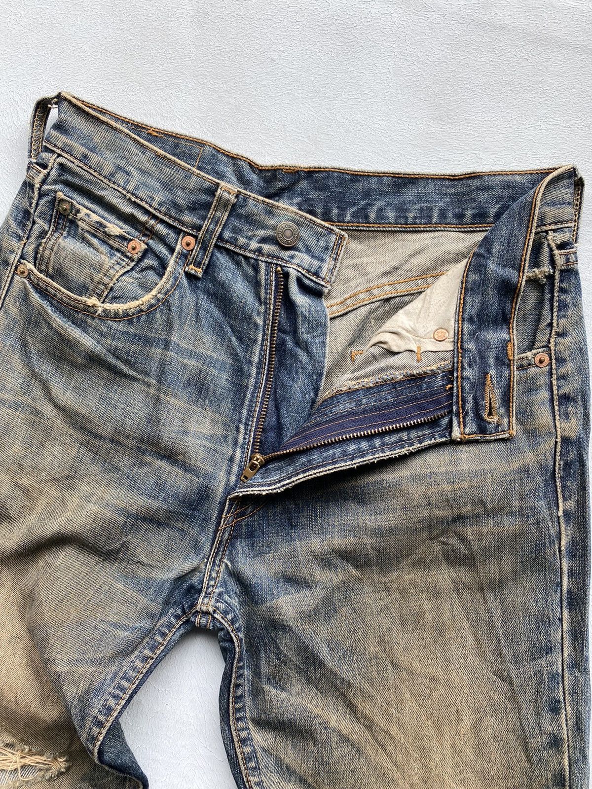 Levi's Levi’s 524 Distressed Denim Size 29 Size US 29 - 9 Thumbnail