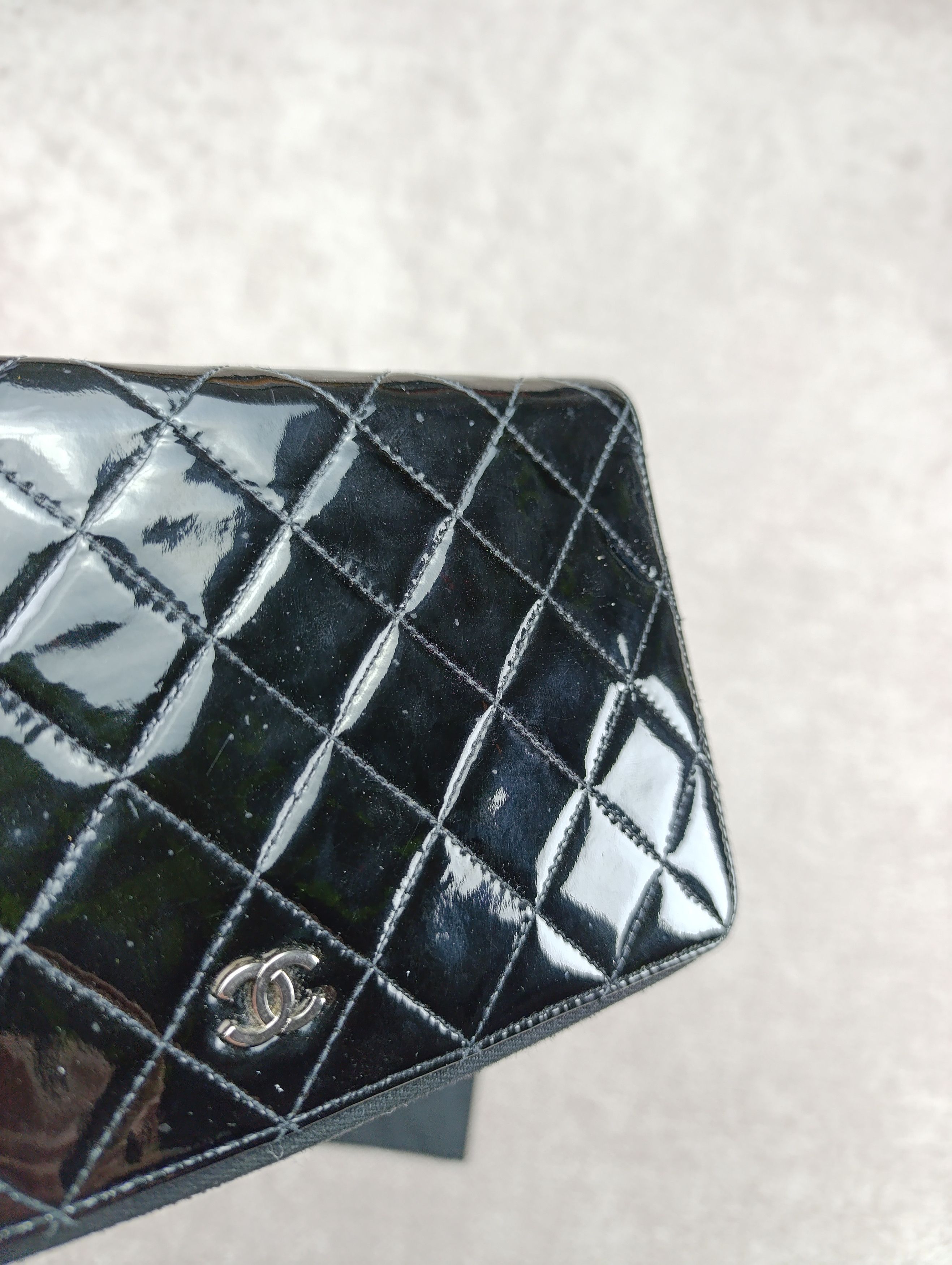 Chanel CHANEL BLACK QUILTED PATENT LEATHER CC ZIP ORGANIZER WALLET Size ONE SIZE - 10 Thumbnail