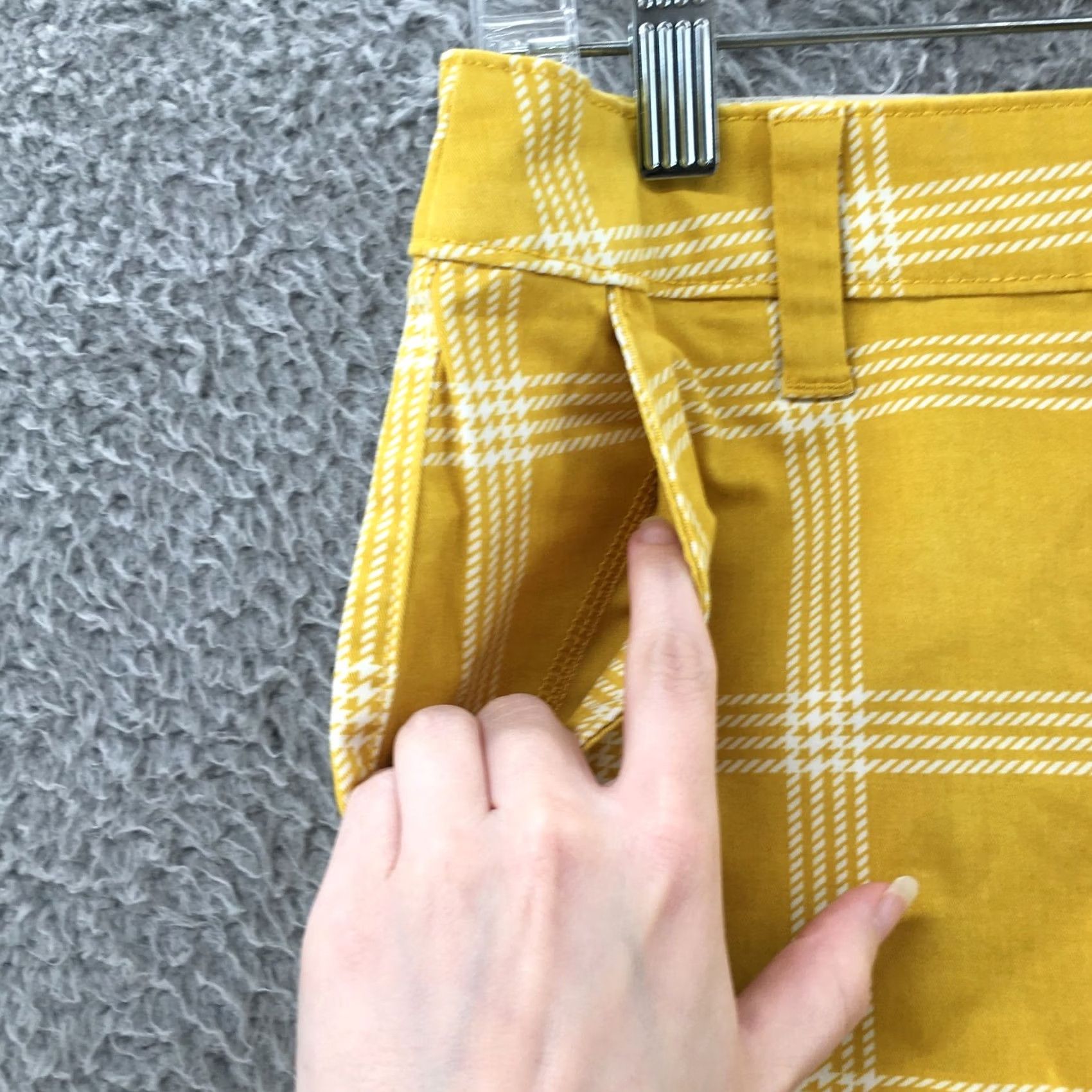 Vintage A New Day Shorts Womens 4 Yellow Chino Actual 30x3 Mid Rise Plaid Zip Fly Size 27" / US 4 / IT 40 - 6 Thumbnail