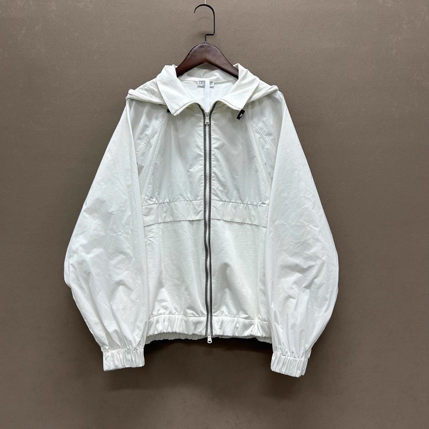 Brunello Cucinelli Brunello Cucinelli white jacket M BNWT ys001879 Size M / US 6-8 / IT 42-44 - 1 Thumbnail