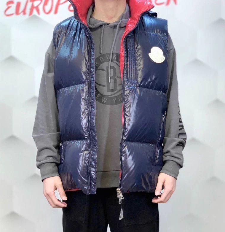 Moncler Moncler navy big logo down vest US4 95 new Size US XL / EU 56 / 4 - 5 Thumbnail