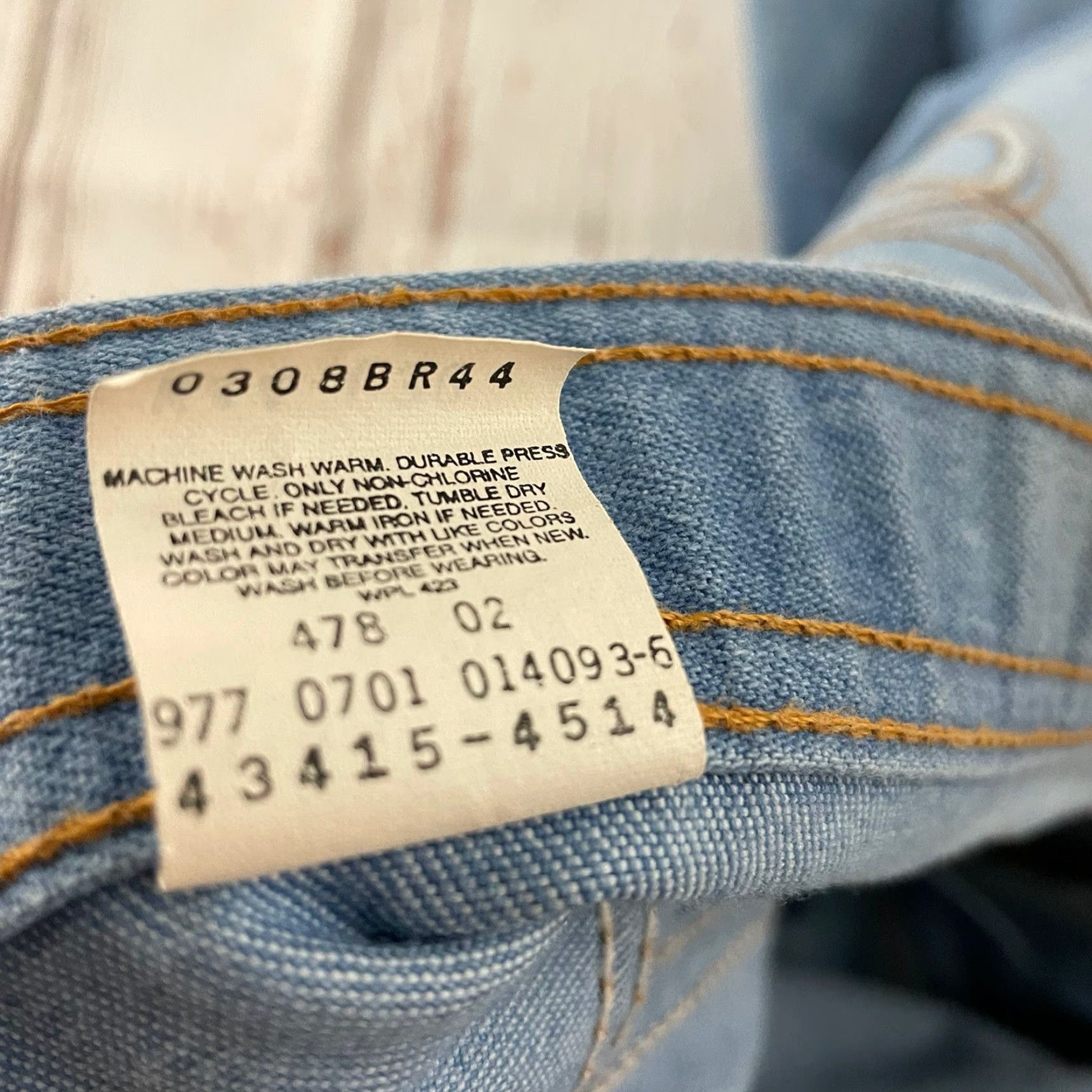 Levi's Levi's Jeans Blue Medium Wash Jeans 44 X 30 Mens Regular 44 Levi's Blue Jeans 90s Size US 44 / EU 60 - 5 Thumbnail