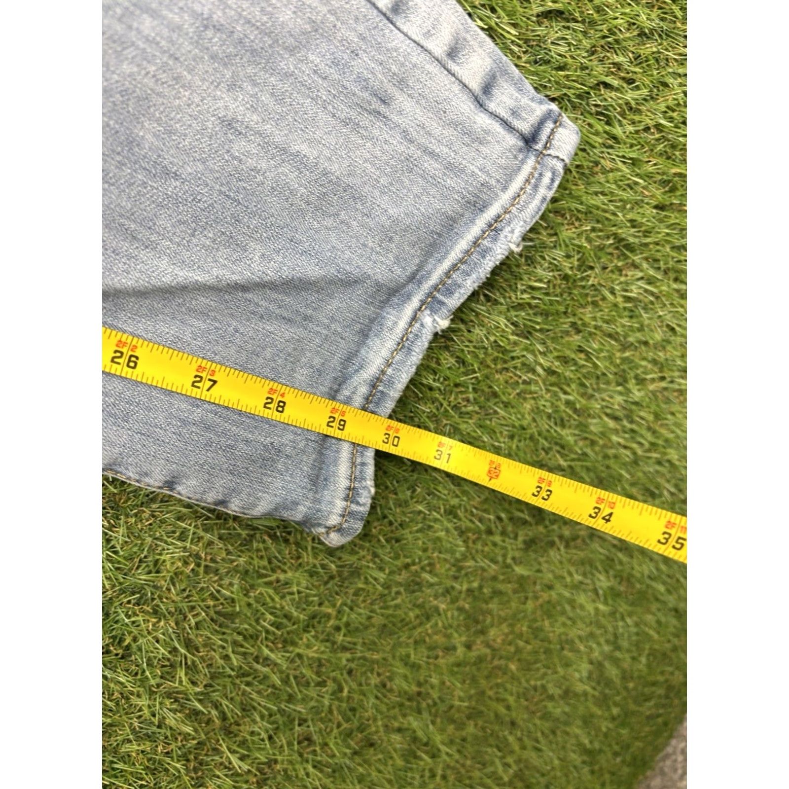 American Eagle Outfitters American Eagle Outfitters Jeans Slim 32x32 Light Wash Denim 5-Pocket Belt Loops Men’s Slim Straight Jeans Blue Size US 32 / EU 48 - 3 Thumbnail
