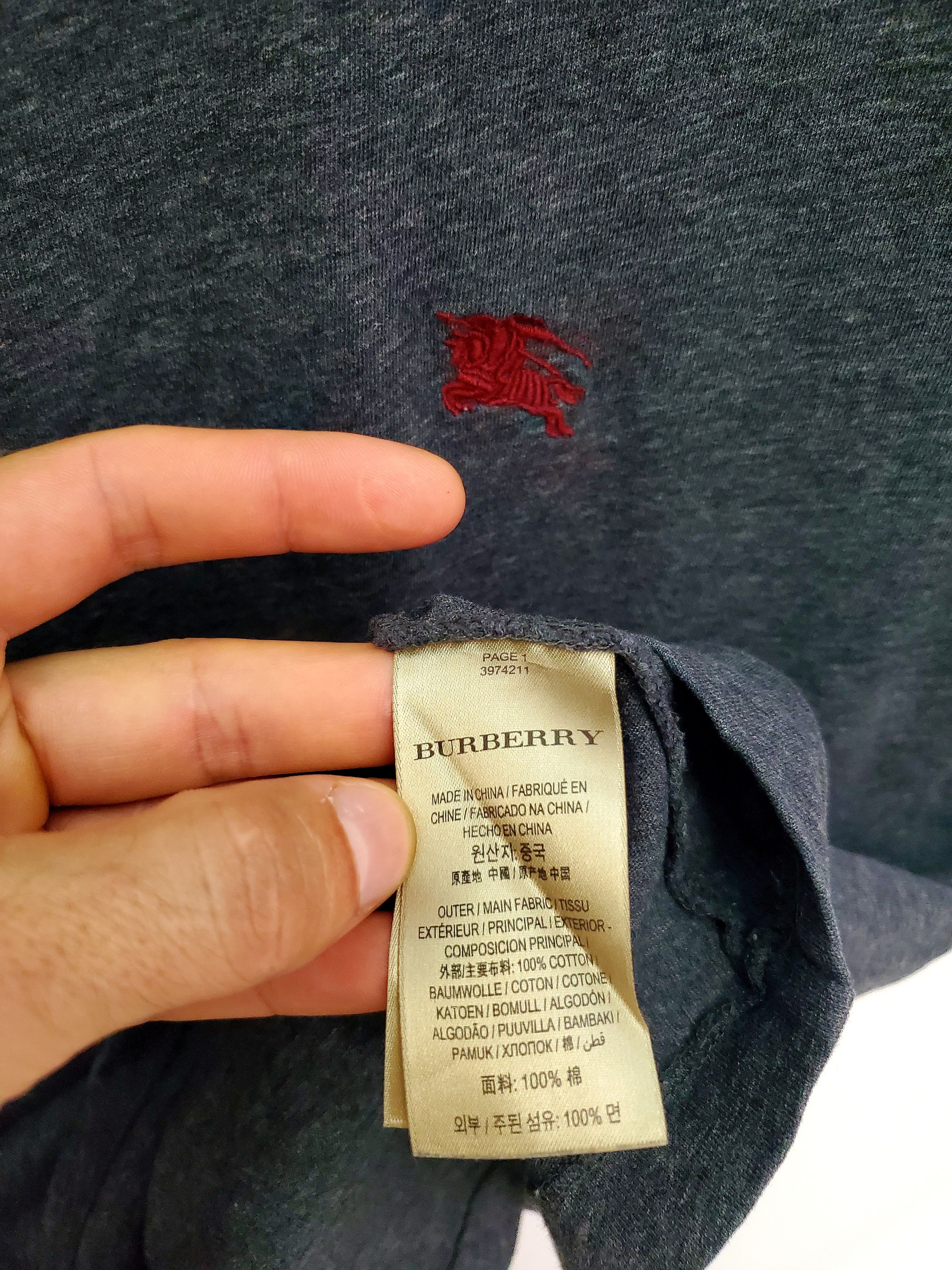 Burberry × Vintage Vintage Burberry Small Logo T-Shirt perfect condition M Size US M / EU 48-50 / 2 - 4 Thumbnail