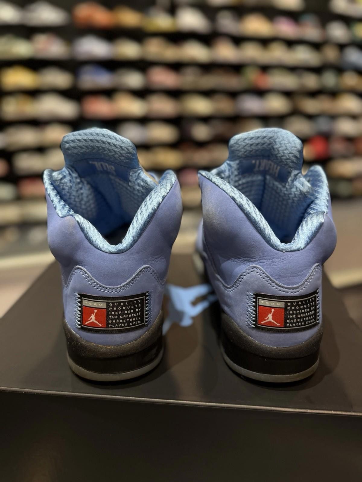 Jordan Brand Jordan 5 Retro SE UNC University Blue Sneakers Size 9.5 Size US 9.5 / EU 42-43 - 6 Thumbnail