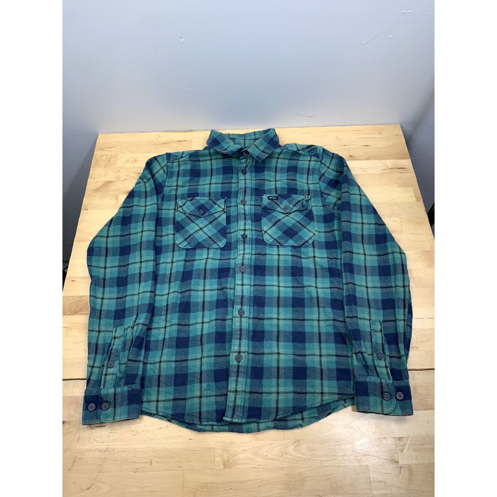 RVCA RVCA Shirt Womens XS Button-Up Flannel Green Plaid Long Sleeve Casual Collar 100% Cotton Vintage? No Size XS / US 0-2 / IT 36-38 - 2 Thumbnail
