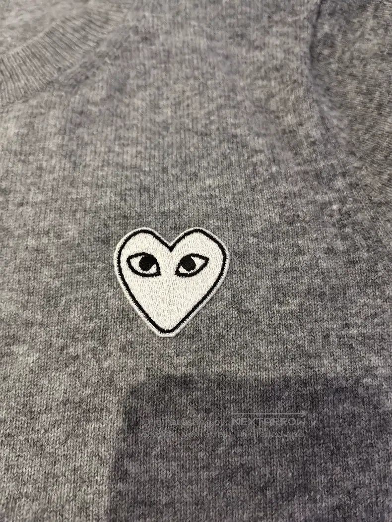 Comme des Garcons Comme des Garcons Light Gray White Heart Wool Cardigan, Si Size M / US 6-8 / IT 42-44 - 3 Thumbnail