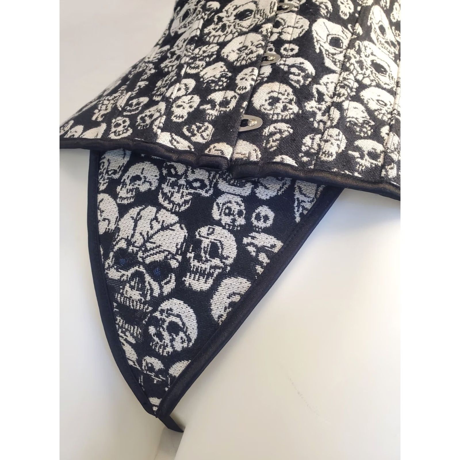 Vintage New Womens XL Skull Tapestry Corset Set Boned Embroidered Biker Goth Vamp Size XL / US 12-14 / IT 48-50 - 6 Thumbnail