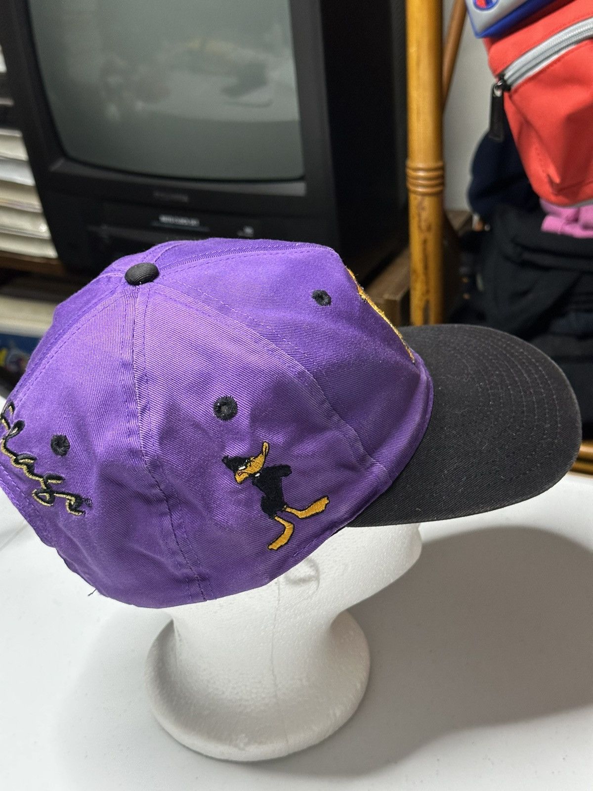 Vintage Vintage Daffy Duck Six Flags purple SnapBack Size ONE SIZE - 5 Thumbnail