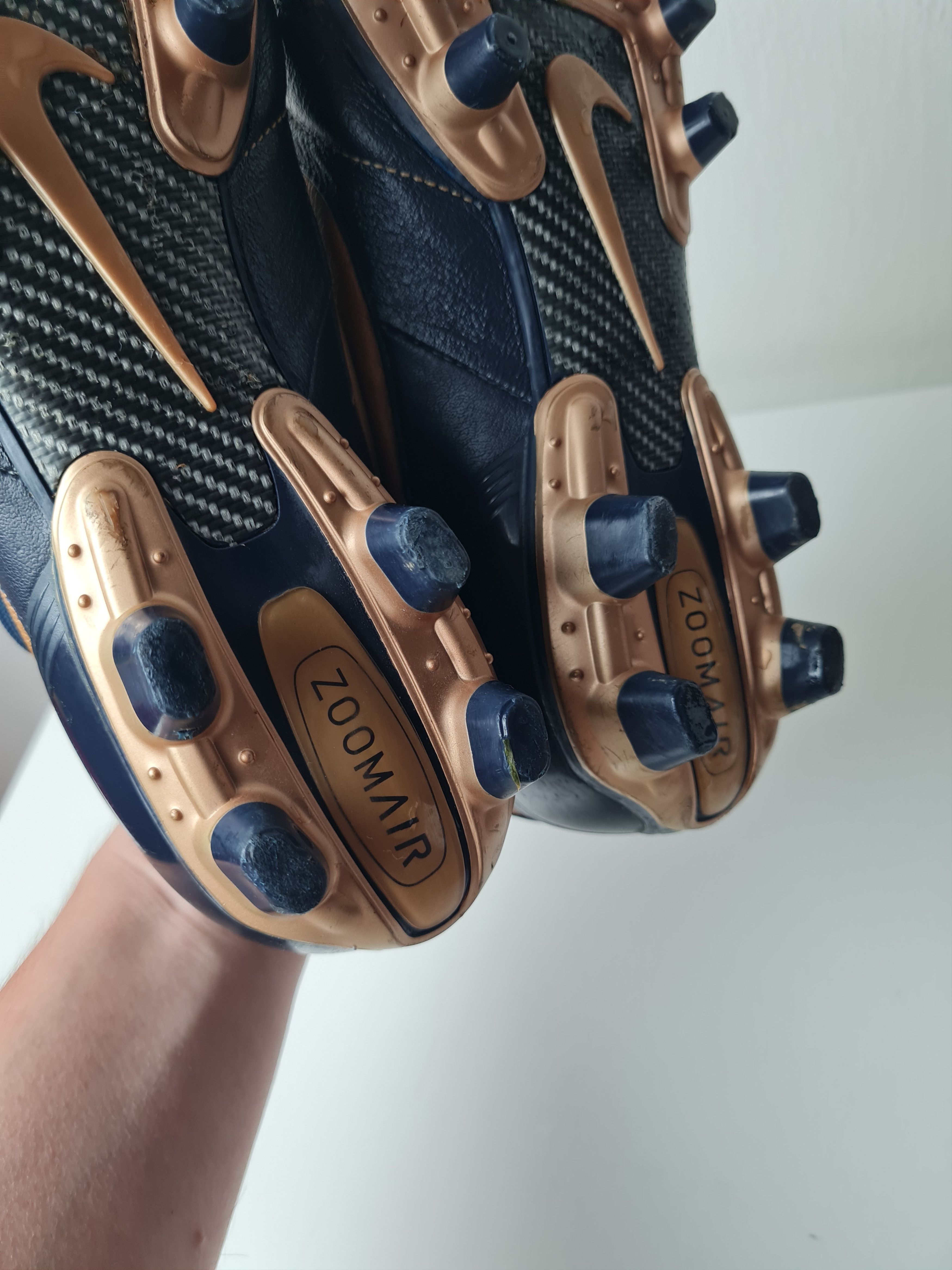 Nike Football Cleats NIKE TIEMPO R10 RONALDINHO Total90 SOCCER Size US 8 / EU 41 - 7 Thumbnail