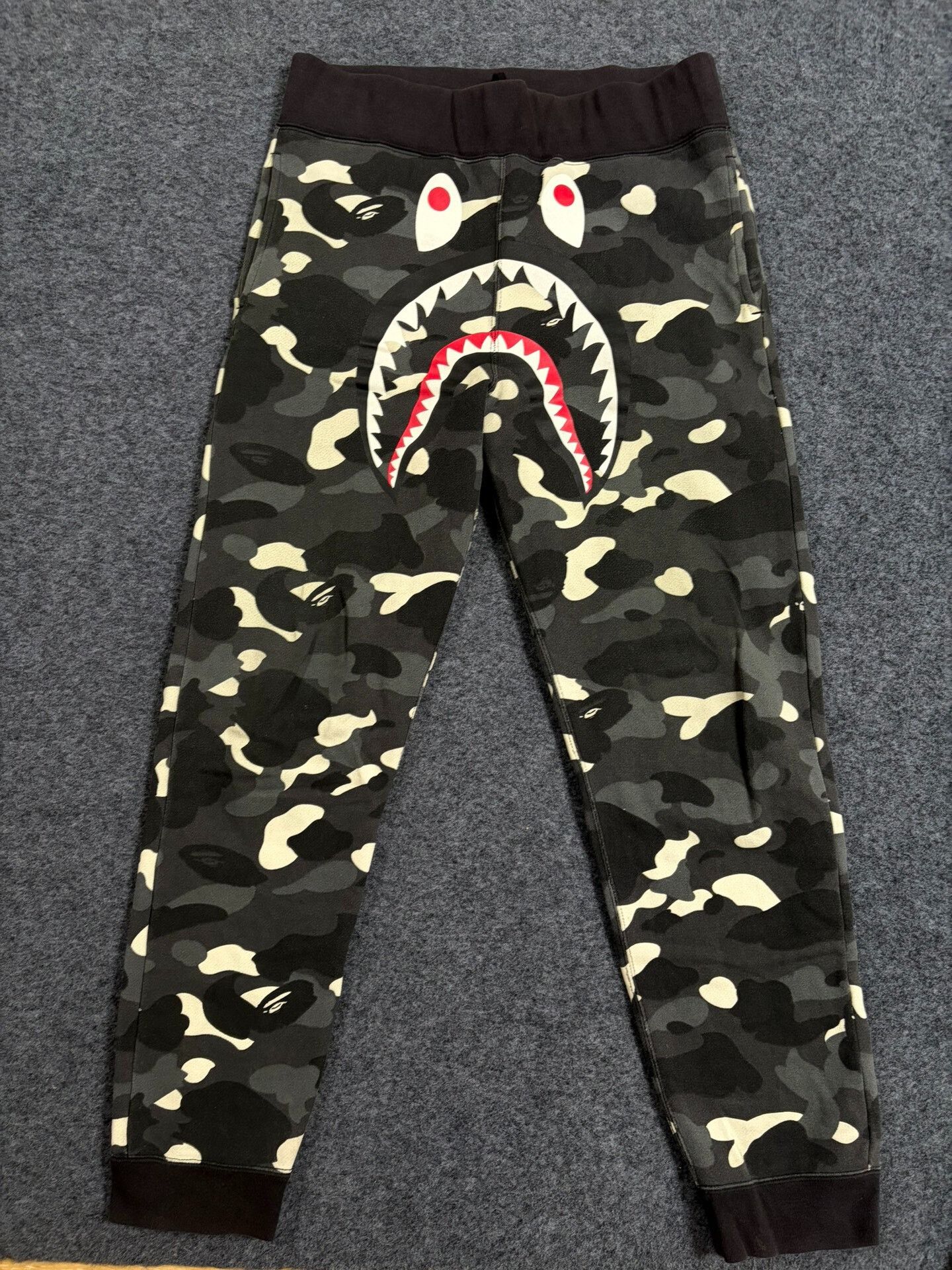 Bape Bape Multi Shark Pants Casual Designer Size US 34 / EU 50 - 1 Thumbnail