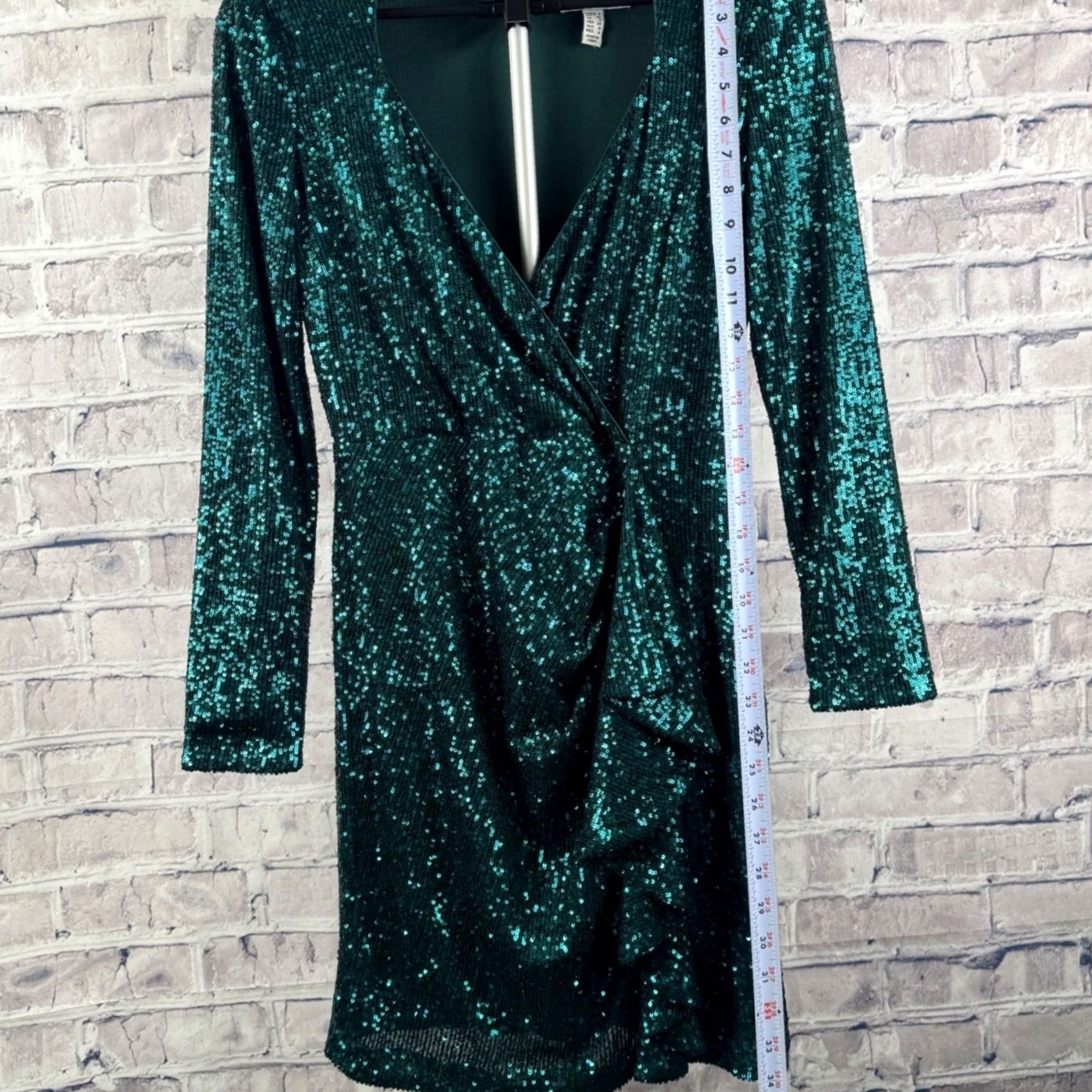 green sequin wrap dress Badgley Mischka Belle Badgley Mischka Emerald Mini Women's Size 4 Party light purple