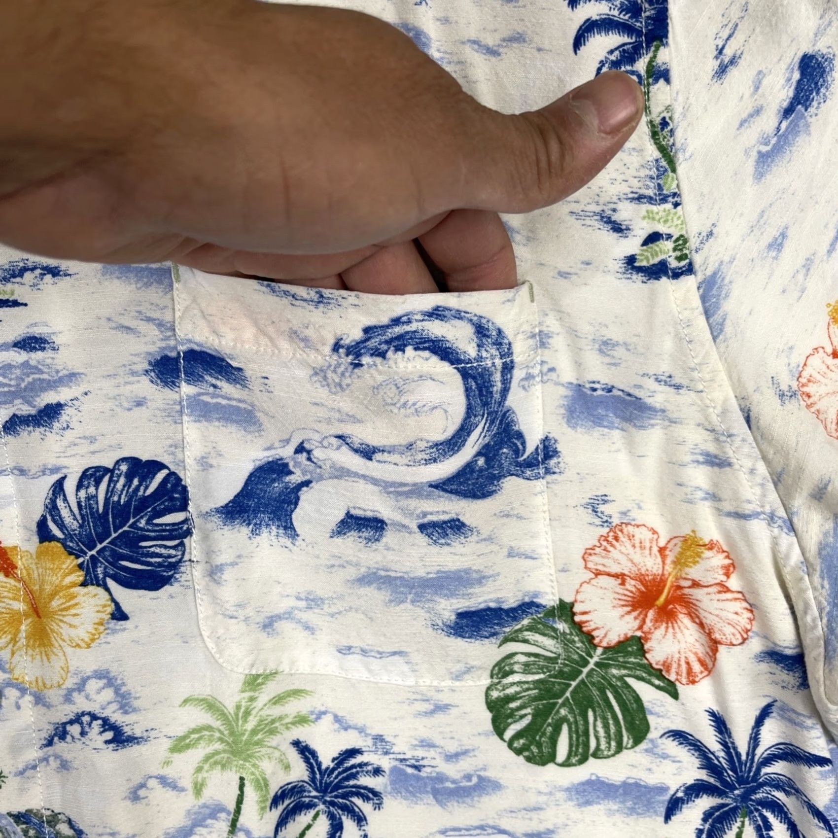 Tommy Bahama Tommy Bahama Shirt Mens 2XL Tall White The Veracruz Cay Hawaiian Tropical Beach Casual Short Sleeve Button-Up Collared Spread Vintage No Size US XXL / EU 58 / 5 - 4 Thumbnail