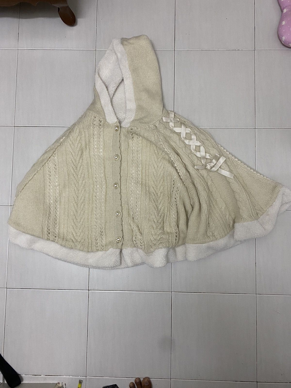 image of Japan Avant Garde Cloak And Cape Knitting Winter in White, Women's