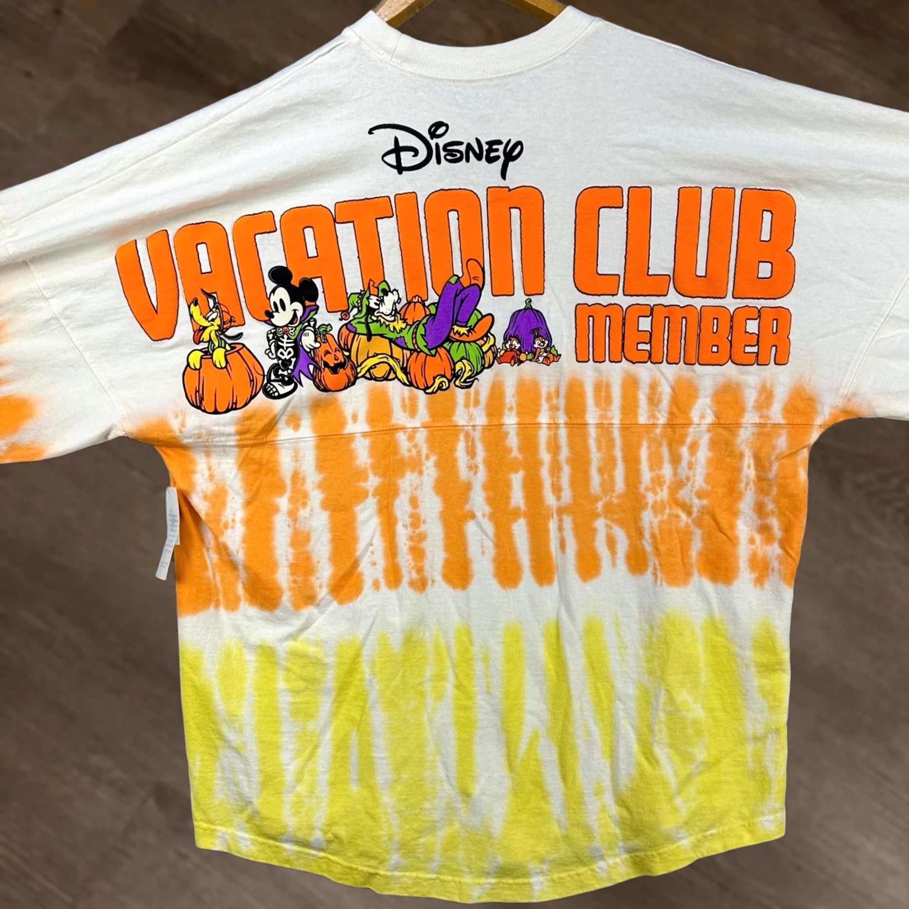 Disney VINTAGE Disney Halloween Spirit Jersey Sweatshirt Womens Medium Orange Mickey Friends NEW Size M / US 6-8 / IT 42-44 - 1 Thumbnail