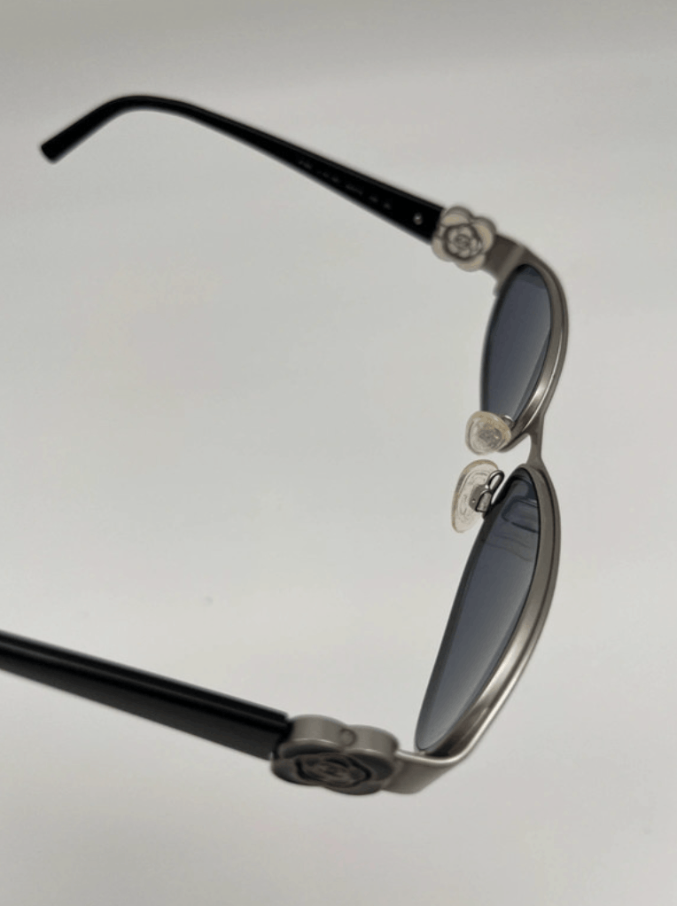 Chanel CHANEL Sunglasses 4166 Rimless Rhinestone 4017 Shields RI832 Size ONE SIZE - 6 Thumbnail