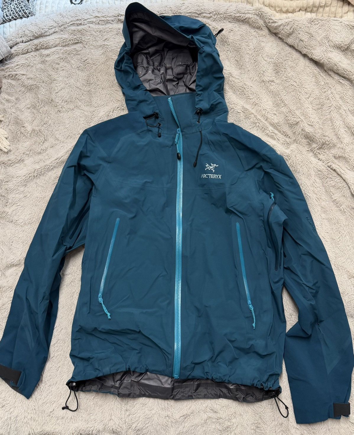 Arc'teryx Arc’teryx Beta LT Gore-Tex Pro Jacket Authentic Size L / US 10 / IT 46 - 1 Thumbnail