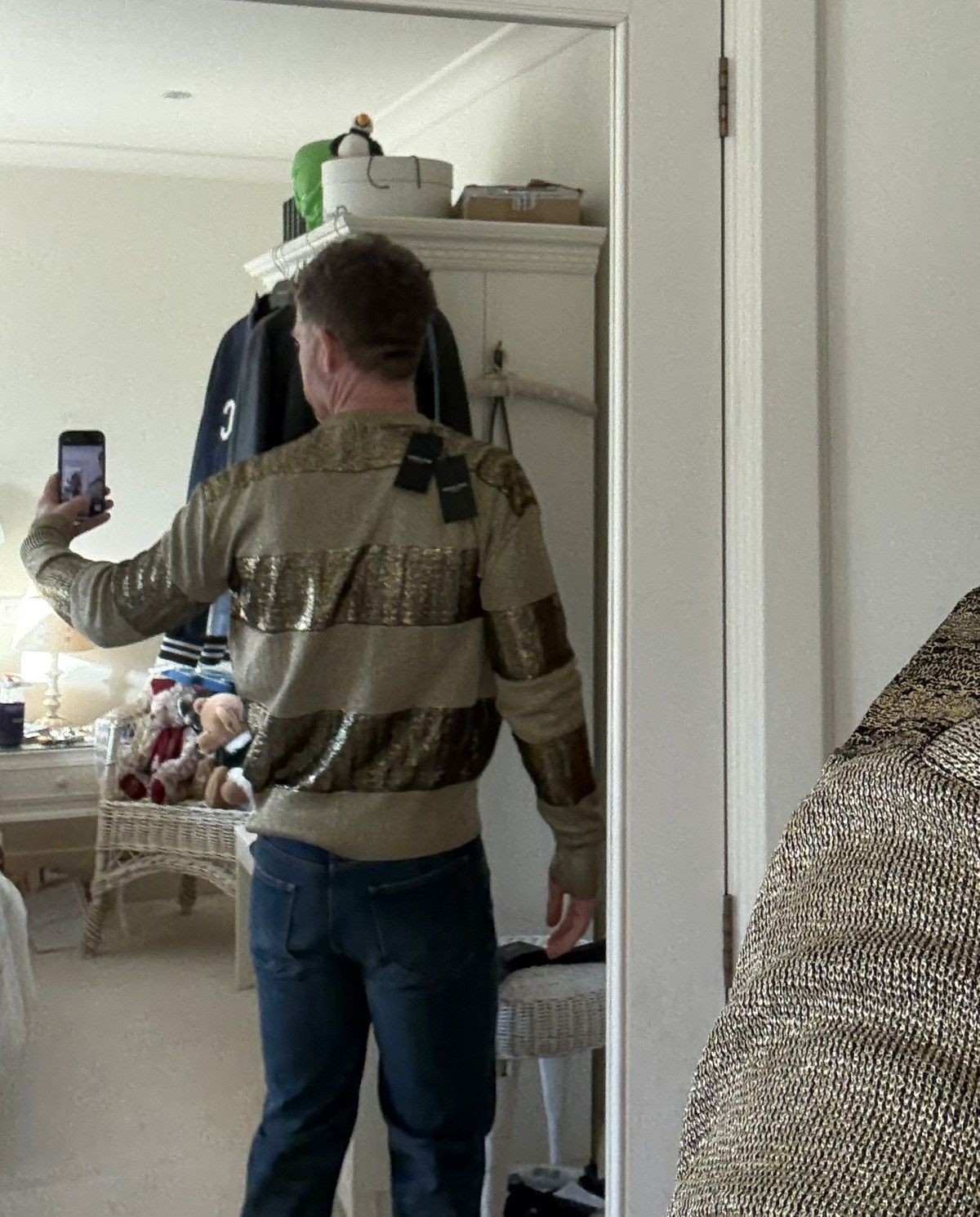 Saint Laurent Paris $1.3k FW19 Saint Laurent metallic gold v neck sweater XL Size US XL / EU 56 / 4 - 8 Thumbnail