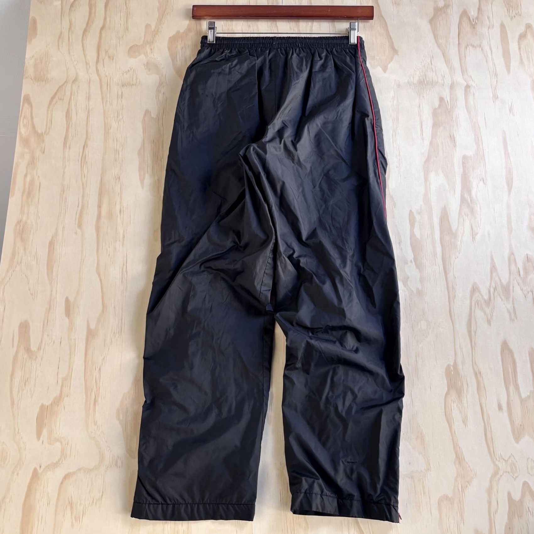 Vintage VINTAGE 90s Track Pants Mens S Black Nylon Lined Zip Hem Joggers Athletic Size US 29 - 4 Thumbnail