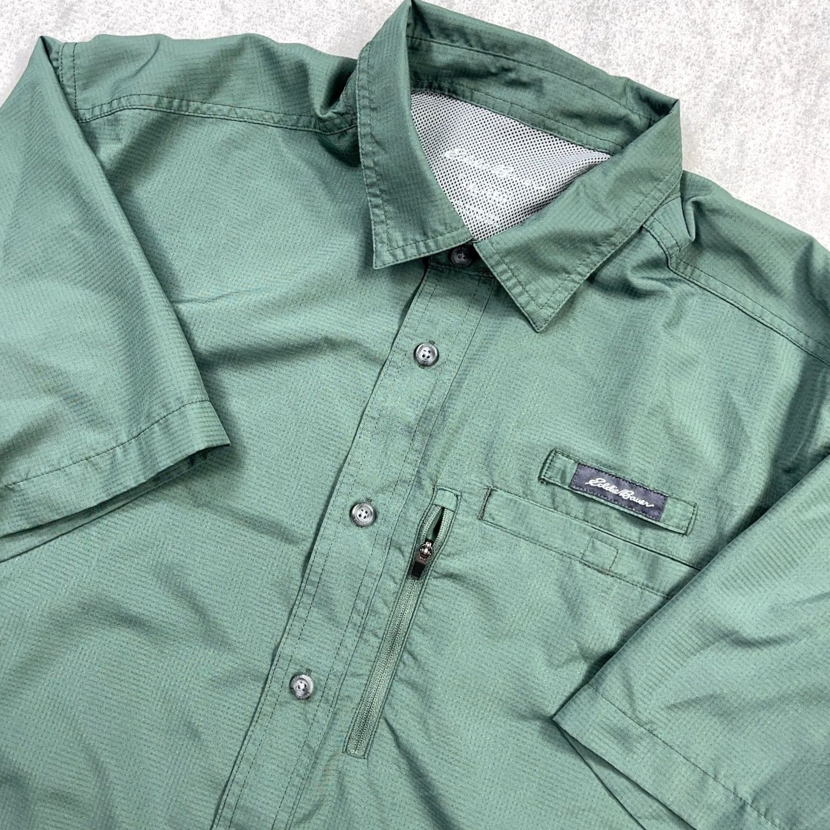 Eddie Bauer Eddie Bauer Shirt Men 2XL Button-Up Olive Green Solid Short Sleeve Regular Size Size US XXL / EU 58 / 5 - 2 Thumbnail