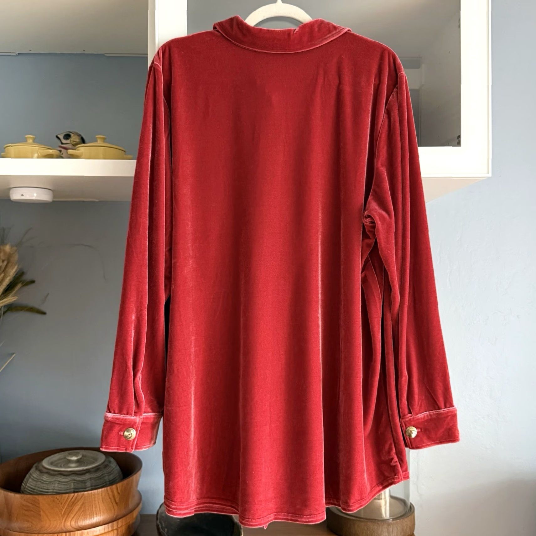 Soft Surroundings **Soft Surroundings Filigree Velvet Boyfriend Red Button Front Shirt 1X** User: Soft Surroundings Filigree Velvet Boyfriend Red Button Front Shirt 1X Size XL / US 12-14 / IT 48-50 - 6 Thumbnail