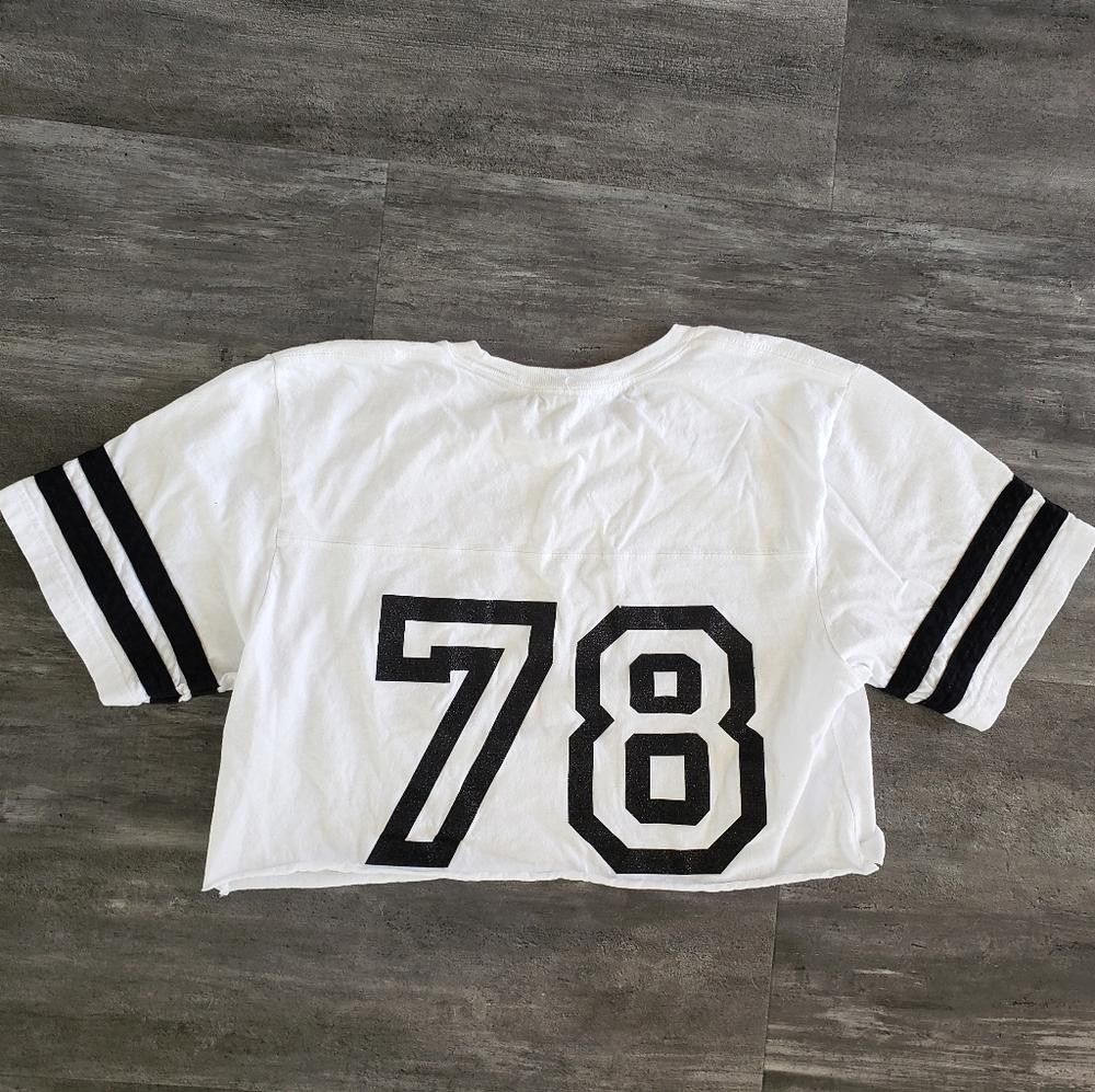 Designer White Black Shaun T Apparel Cropped Short Sleeve Size S / US 4 / IT 40 - 2 Thumbnail