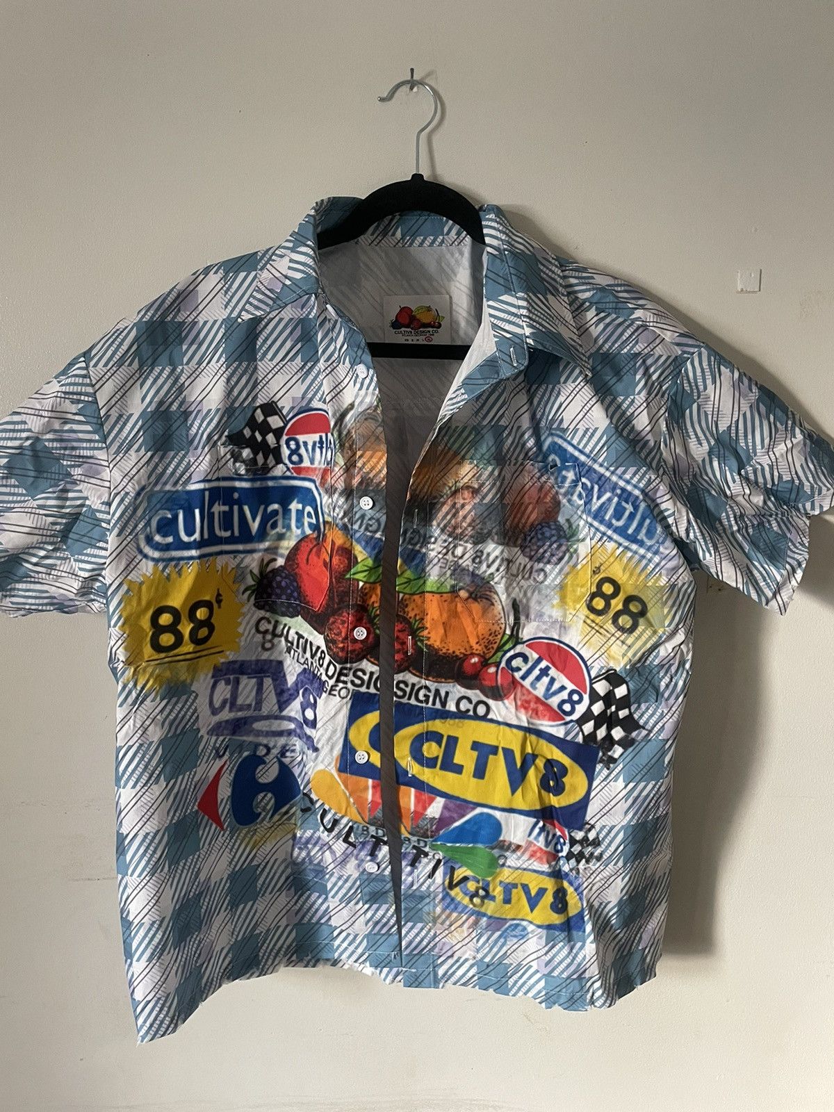 Other Cultiv8 identity crisis plaid shirt. Size US L / EU 52-54 / 3 - 1 Thumbnail