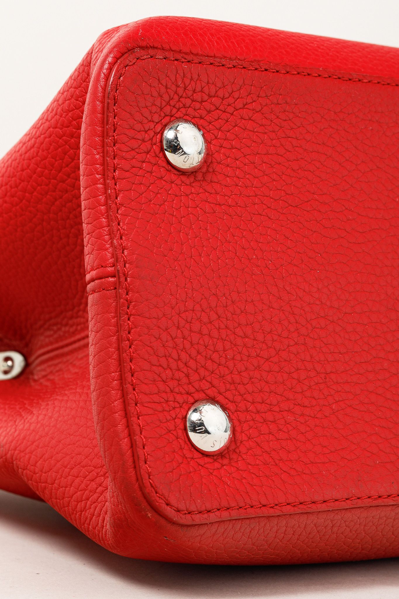 Louis Vuitton Louis Vuitton Capucines MM Rubis Taurillon Leather Satchel Size ONE SIZE - 12 Thumbnail