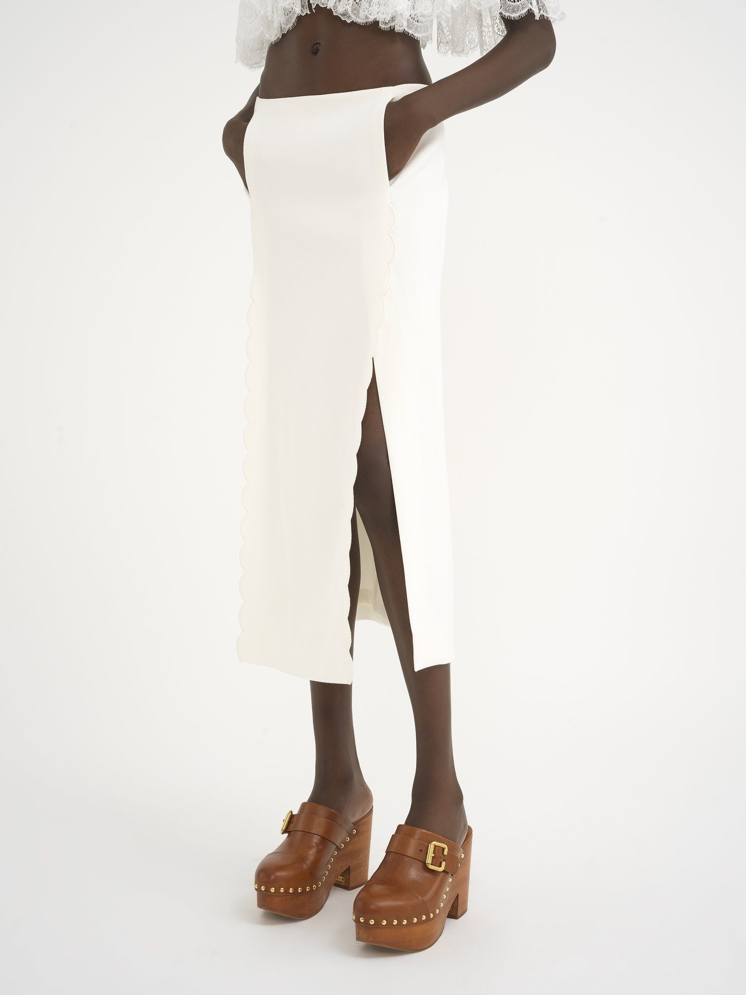 Chloe o1loc1c11025 Scallop Embroidered Column Skirt in White Size 25" / US 0 / IT 36 - 3 Thumbnail