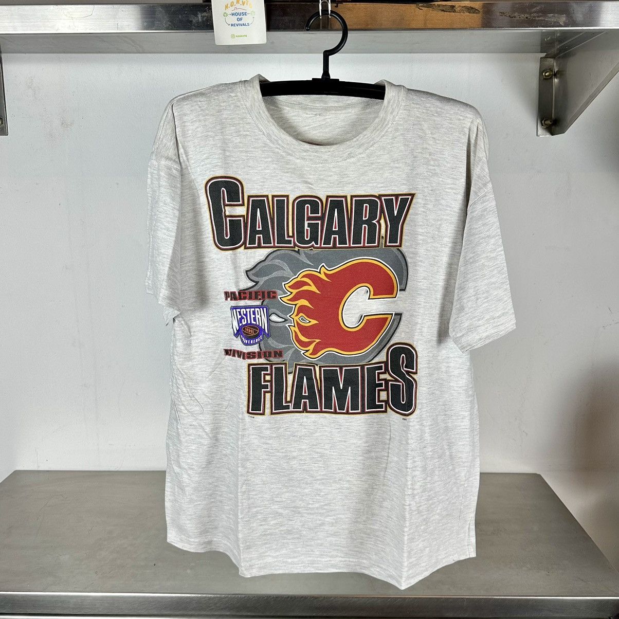NHL × Vintage Vintage 90s Calgary Flames Hockey NHL XL T-shirt Size US XL / EU 56 / 4 - 1 Thumbnail